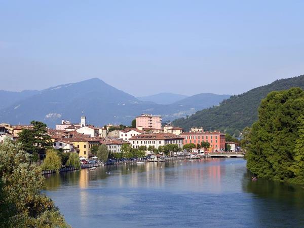 Como Lake stand up paddleboard holiday, Italy
