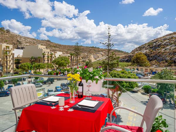 Gozo self catering beach apartment