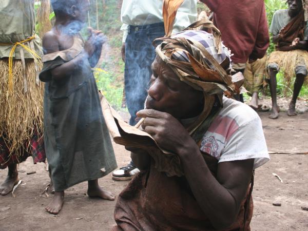 Uganda holiday, the Batwa & wildlife