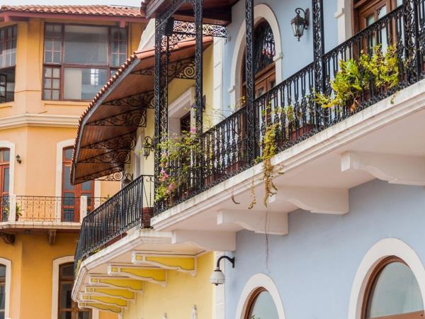 Panama holiday, cloudforests to the Caribbean