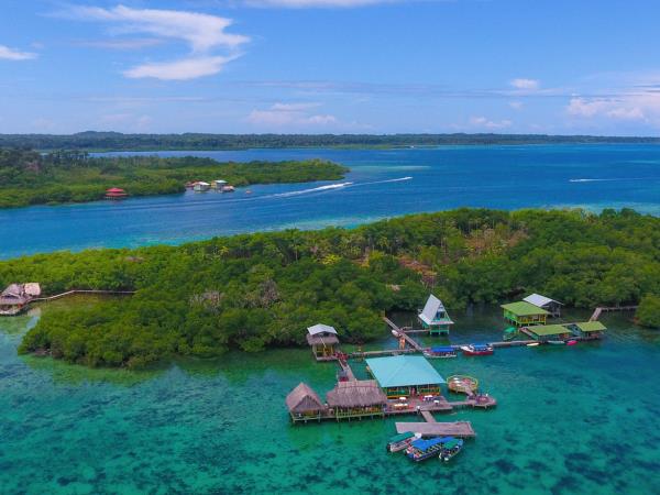 Panama holiday, cloudforests to the Caribbean