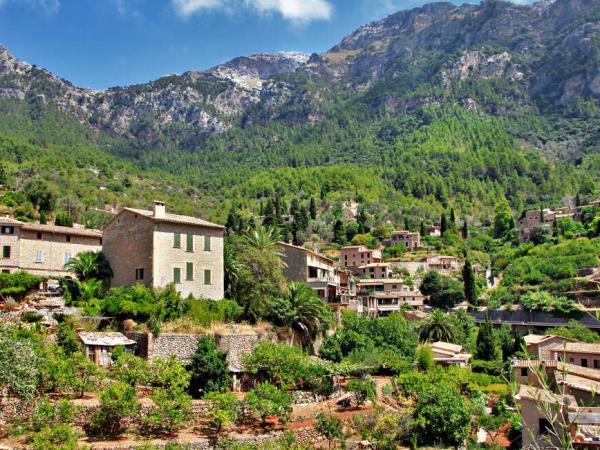 Self-guided Mallorca walking holiday