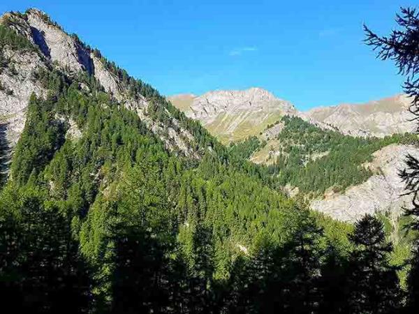 Walking holiday in the French Alps