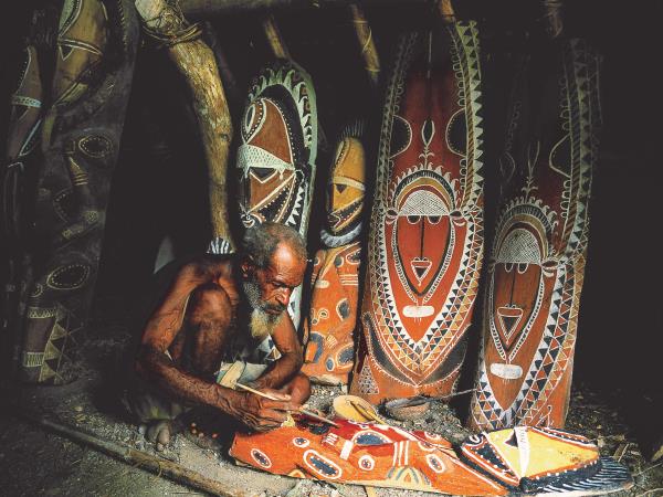 Papua New Guinea culture & history expedition