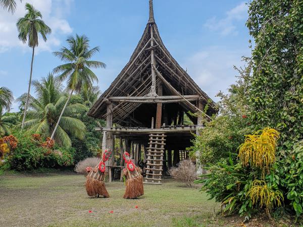 Papua New Guinea culture & history expedition