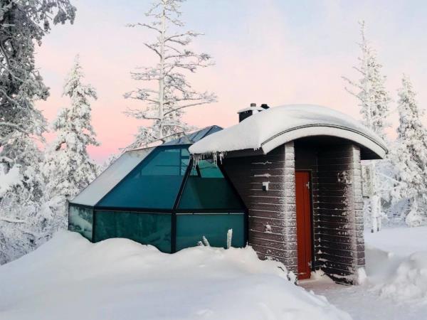 Lapland winter holiday, glass igloos and Northern Lights