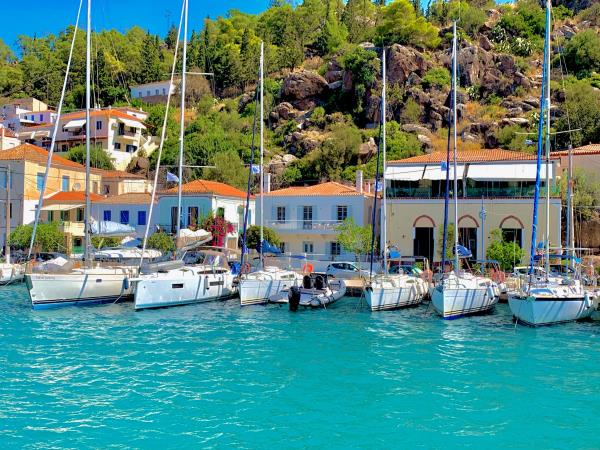 Saronic Greek Islands luxury charter cruise