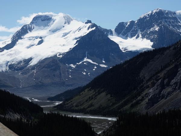 Icefields Parkway cycling holiday in Canada