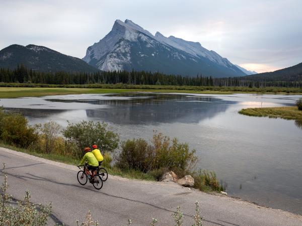 Icefields Parkway cycling holiday in Canada