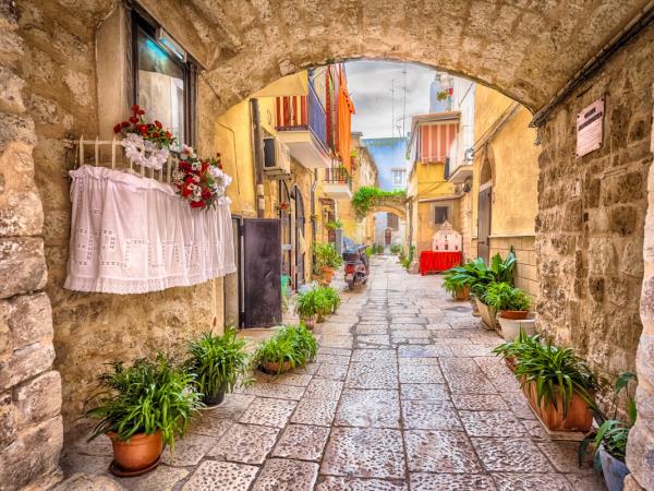 London to Italy and Athens rail holiday