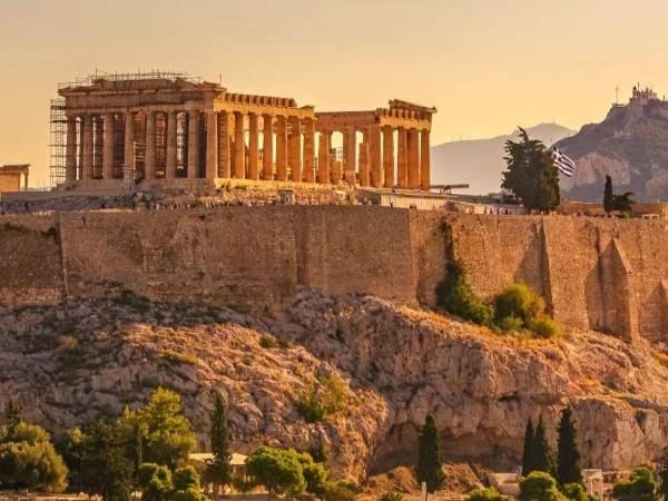 Greek Island hopping holiday, Naxos & Santorini