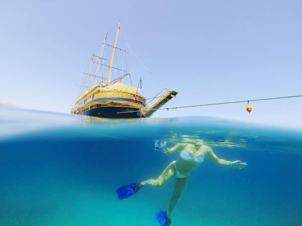 Greek Cyclades island hopping cruise