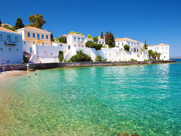 Small group sailing in Saronic Greek Islands