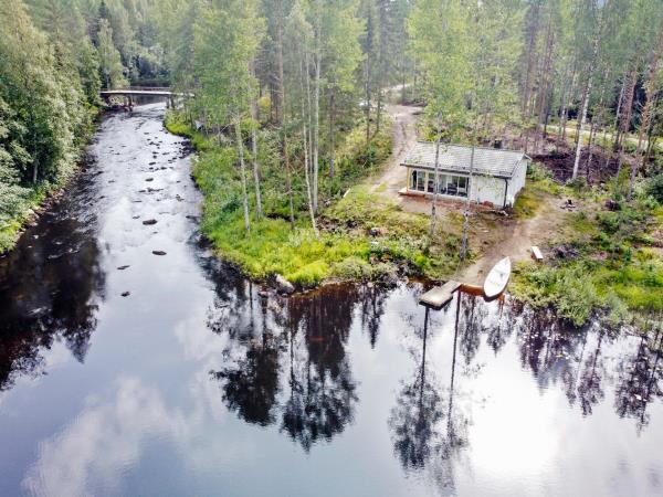 Finland wilderness cabin and activities holiday