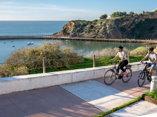 Algarve coastal cycling holiday