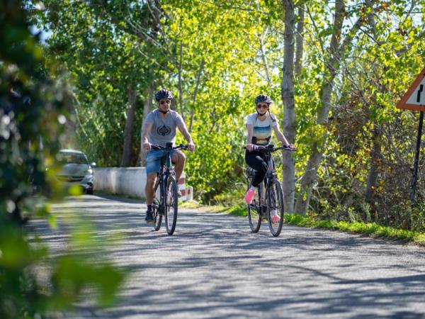 Algarve coastal cycling holiday