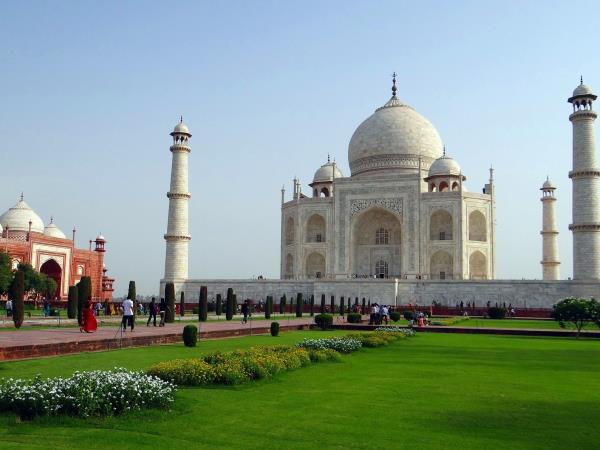 Rajasthan holidays, forts, palaces and rural villages