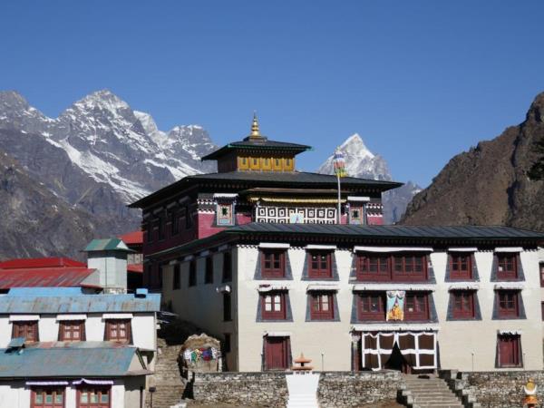 Everest base camp trek & Sherpa culture