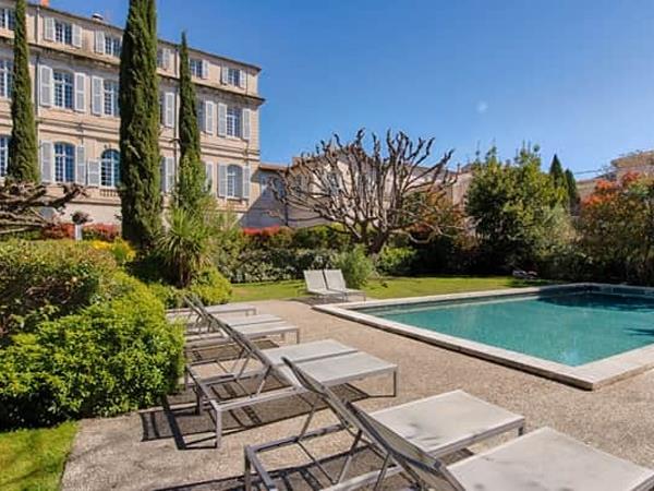 Avignon & Cotes du Rhone cycling holiday