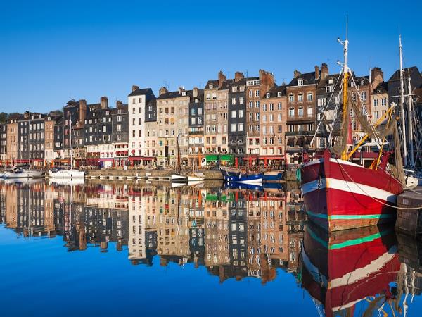 Normandy cycling holiday, Bayeux & beaches