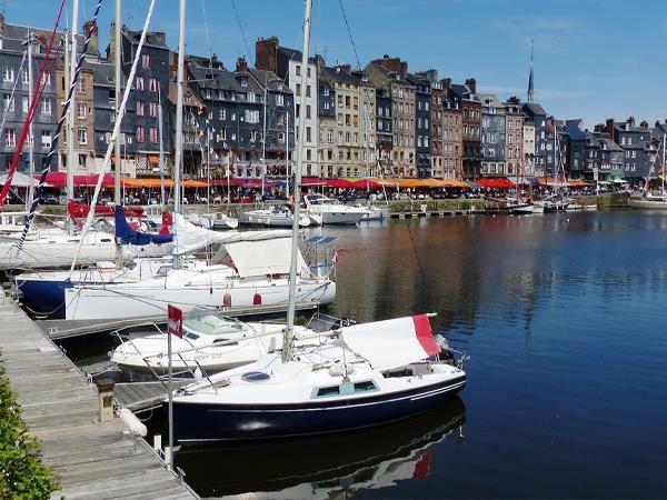 Normandy cycling holiday, Bayeux & beaches