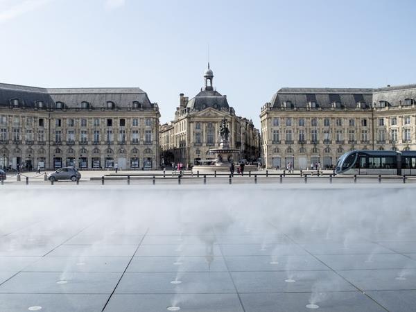 Bordeaux cycling holiday, city & beach