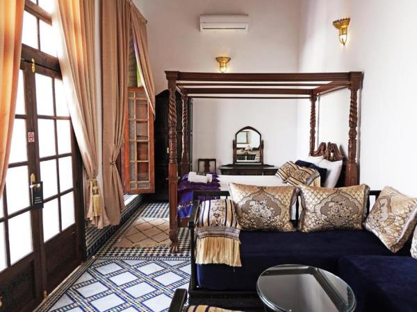 Fez & Chefchaouen trekking holiday in Morocco