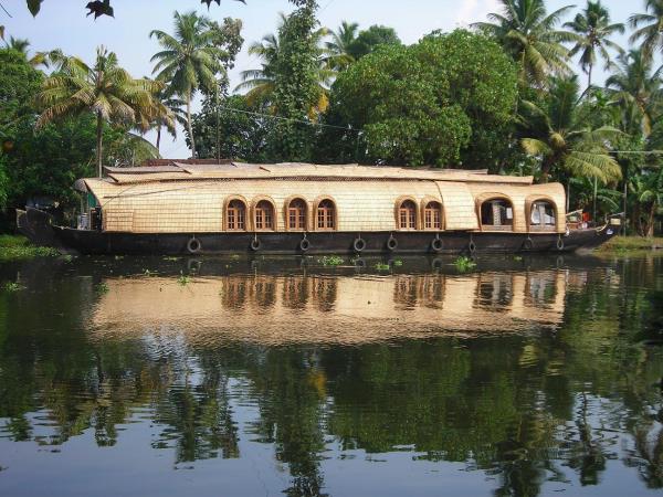 India adventure holiday, north to south