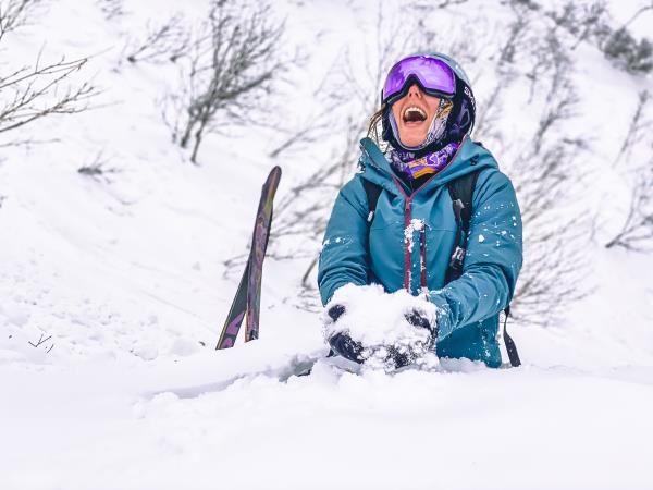 Alternative family winter holiday in Sameons, France