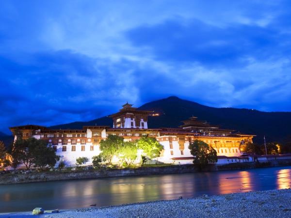 Trans Bhutan Trail, hiking and culture tour