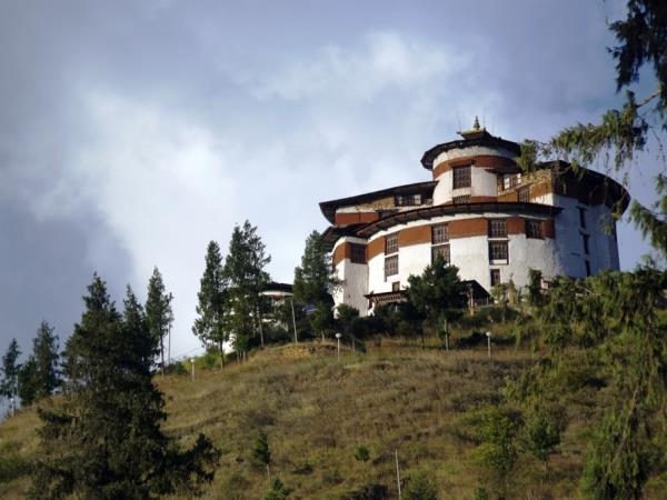 Trans Bhutan Trail, hiking and culture tour