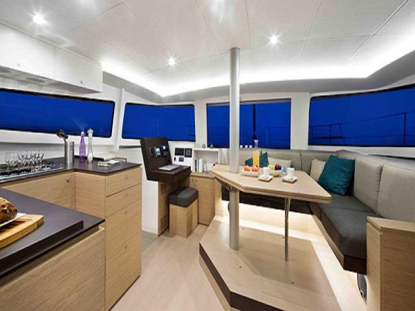 Whales and wildlife tour in Tahiti