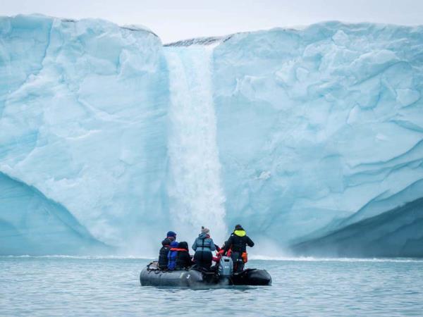 Spitsbergen Autumn photography tour, 12 guests