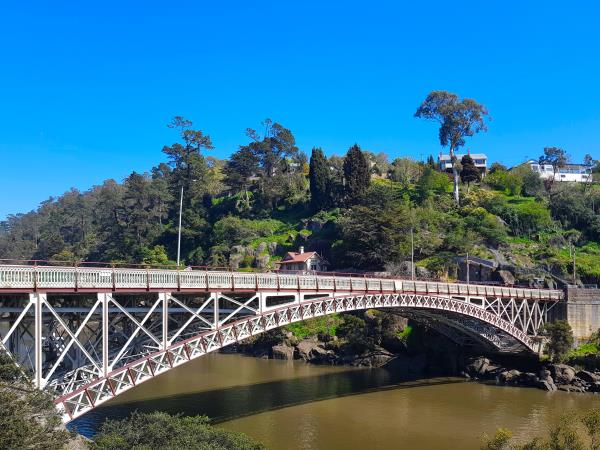 Tasmania small group tour, 13 days