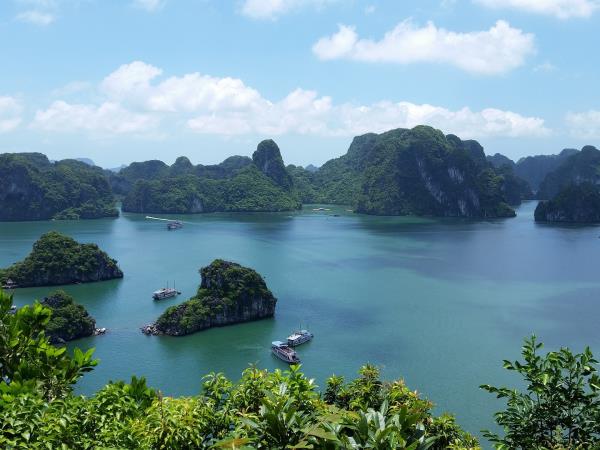 Vietnam by train and boat tour 