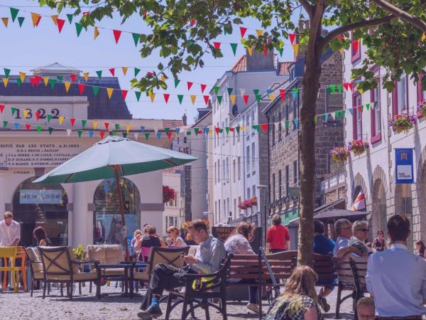 Guernsey holiday, car free