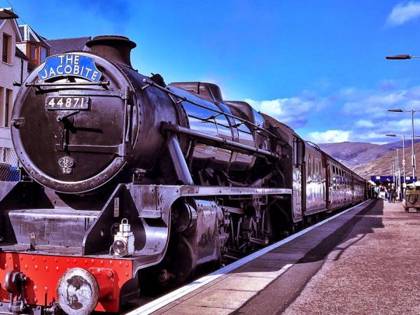 Jacobite express steam train tour