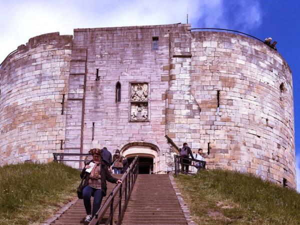 Guided rail tour of Yorkshire and Hadrians Wall