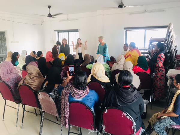 Kerala volunteering and Taj Mahal tour, India