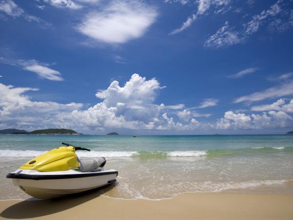 Hainan cycling and hiking tour in China