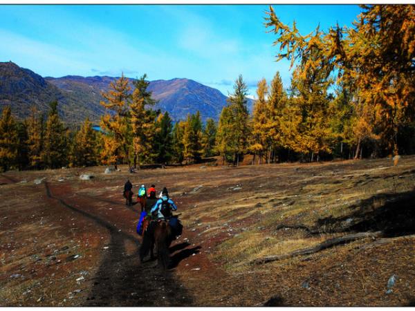 Horse riding tour around Hanas Lake, China