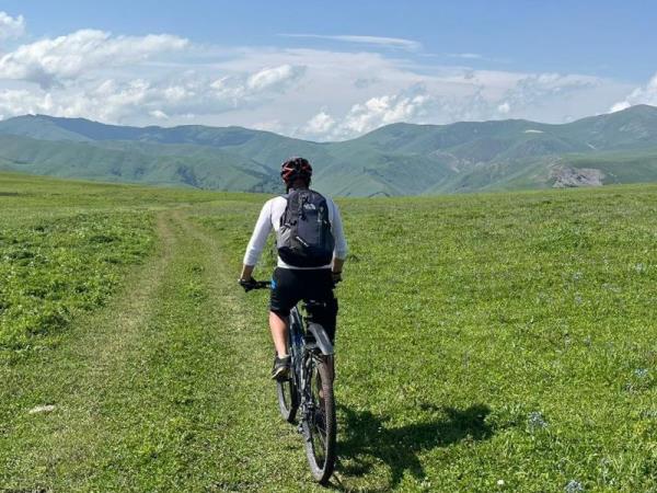 Armenia cycling tour