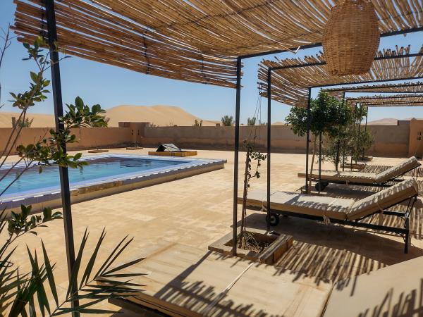 Painting holiday in Moroccan desert
