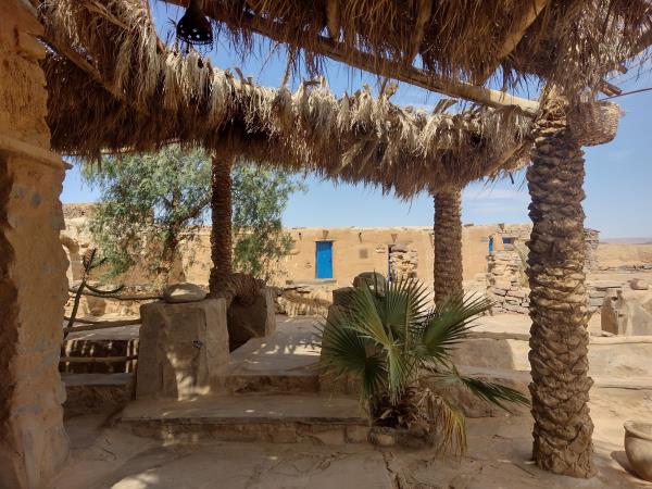 Painting holiday in Moroccan desert
