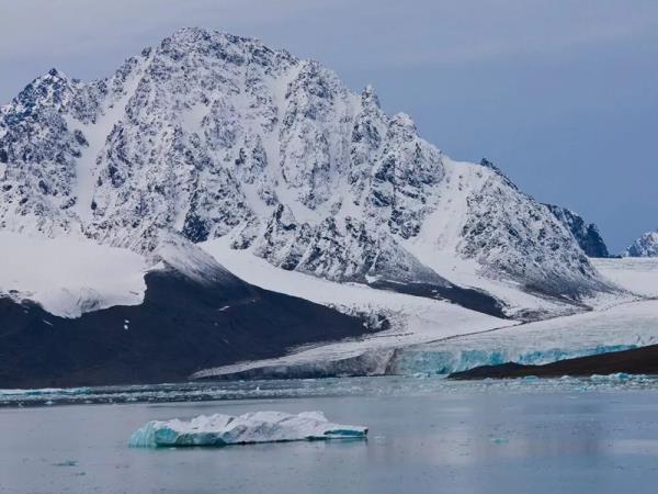 Svalbard west coast sailing holiday