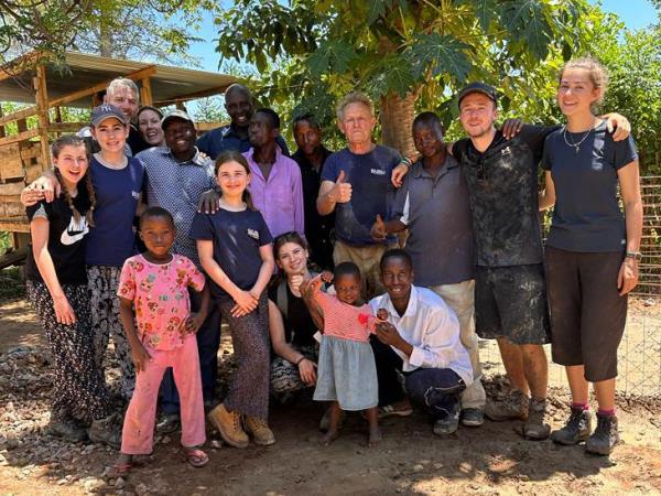 Family volunteering in Tanzania