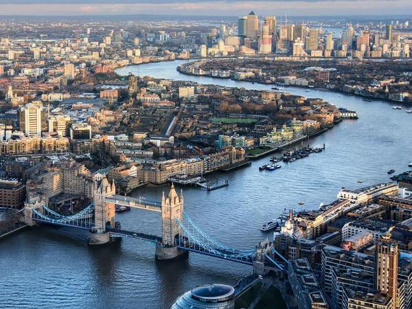 Amsterdam to London sailing holiday