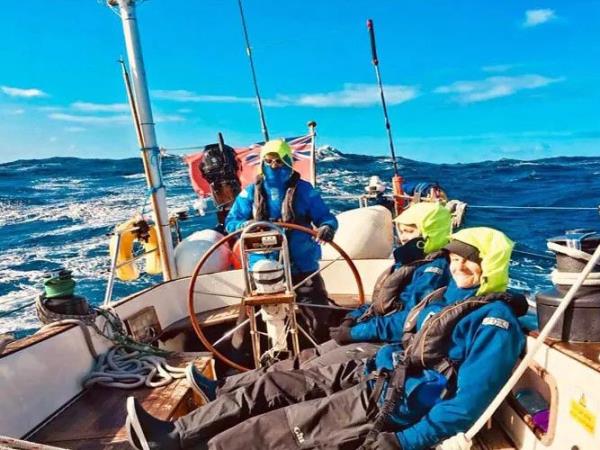 Amsterdam to London sailing holiday