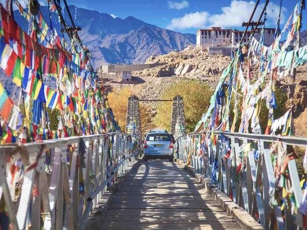 Ladakh mountains trekking adventure