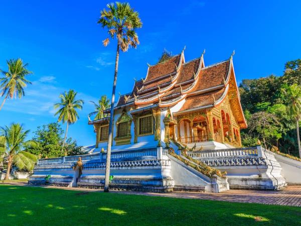 Laos tour from North to South 